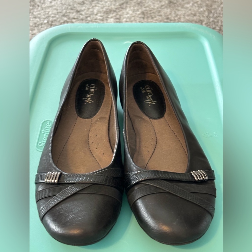Euro Soft Black Shaina Flats